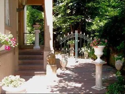 Pensión Bastgen Bed & Breakfast 5*