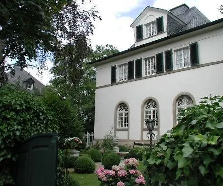 Bastgen Bed & Breakfast 5*
