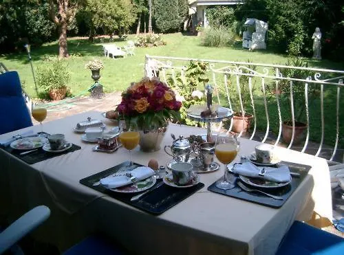 Bastgen Bed & Breakfast וויטליך